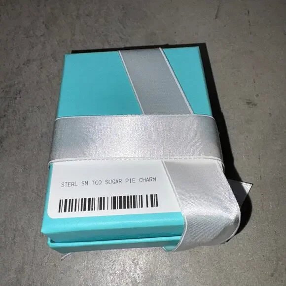 Tiffany & Co. Sugar Pie Charm or Pendant in Sterling Silver rare retired .925 - Picture 6 of 9